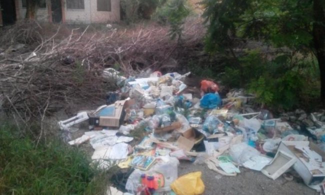 В мережі показали, як окупанти перетворюють Євпаторію на звалище