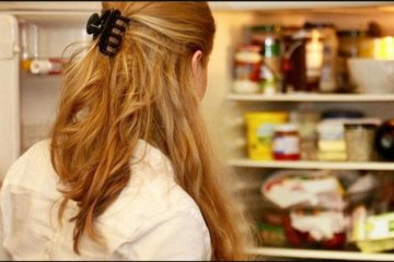 Це безпечно: скільки можна зберігати різні продукти в морозилці