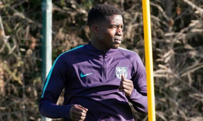 Игрока Барселоны дисквалифицировали за драку с фанатом: видео