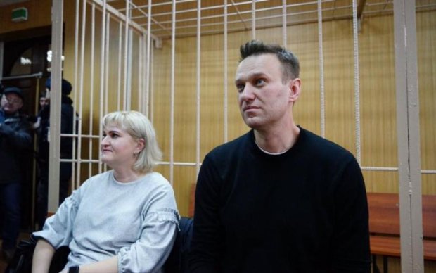 Підчищають за Медведєвим: Навального позбавлять останнього козиря