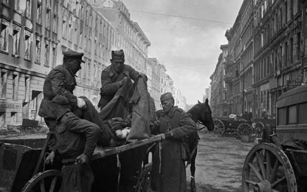 В СССР за это расстреливали: снимки простого немецкого солдата поразили мир
