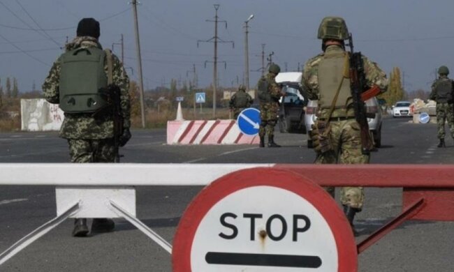 Бойовики знову обстріляли дорожній коридор