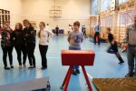 Стрибки через козла, урок фізкультури
