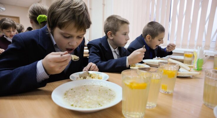 Школьники, фото из свободных источников