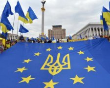 Радуйтесь, мы в Европе: праздник безвиза не обошелся без "плети"