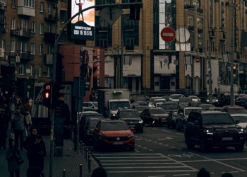 Українці, Київ, авто, фото із соцмереж