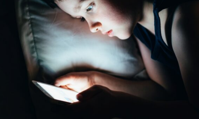 Гаджеты вредят зрению, скриншот: YouTube