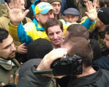 Рука Кремля дотяглася до Шкіряка: соцмережі в захваті від штовханини під судом