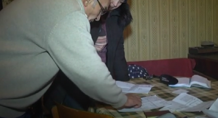 Платежки за коммуналку. Фото: скрин youtube