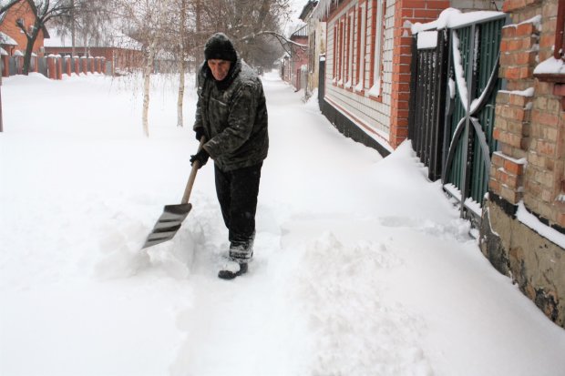 Киев скует снежный коллапс: объявлен "желтый" уровень опасности