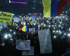 Протестувальники продовжують стягуватися на "Румунський майдан"