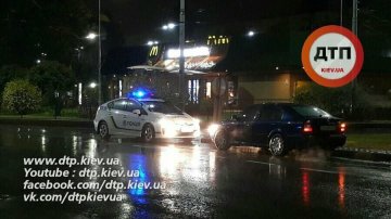 Пьяный водитель чуть не врезелся в копов