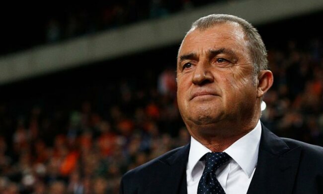 Тренер збірної Туреччини влаштував погром в ресторані
