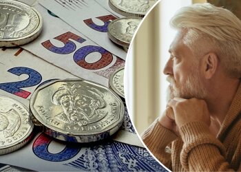 Пенсионер считает деньги