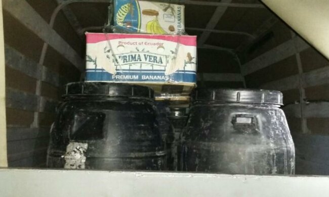 Харьковчанин незаконно вез в Россию орехи и обертки для колбасы