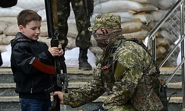 В мережі з'явилося відео підготовки дітей у бійці "ДНР"