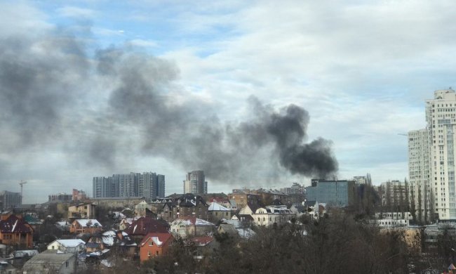 Киев в дыму: адское пламя охватило новостройку, но пожарных не пускают, - что происходит
