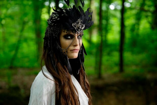 Хэллоуин на "Топ-модель по-украински": Костромичова превратилась в ведьму ради мистического праздника, фото