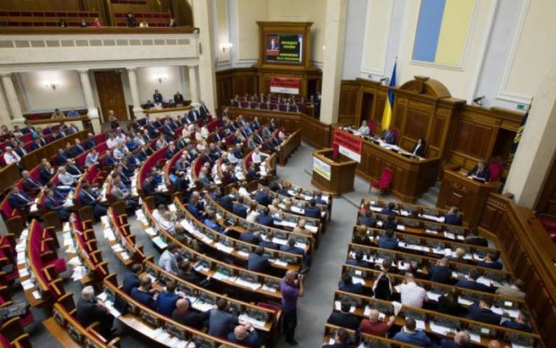 Депутати заборонять "георгіївську" стрічку в Україні