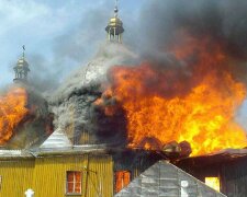 Зловісний знак згори: у Кривому Розі палає церква, місцеві в паніці готуються до найгіршого