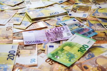 Старі гривні перестають приймати в транспорті та магазинах