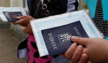 Жители "ЛНР-ДНР" бегут в Украину по поддельным документам