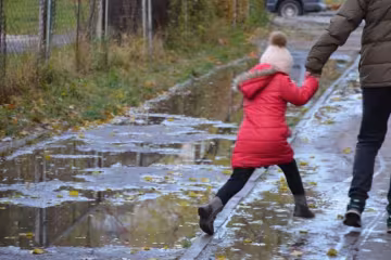 Киевские улицы залило рекой из нечистот