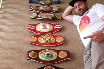 Скандальний Ф'юрі відмовився від чемпіонства