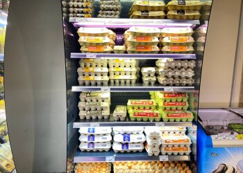 Яйца, супермаркет, фото: Знай.ua