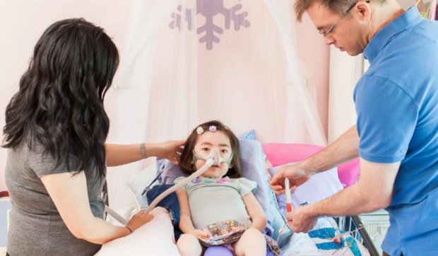 Родителям пятилетней девочки в США дали право на эвтаназию 