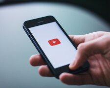 Youtube на смартфоні / фото: Pixabay