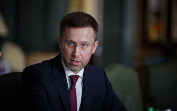 Премьер Сергей Корецкий на образовательной конференции Серпнева 2026