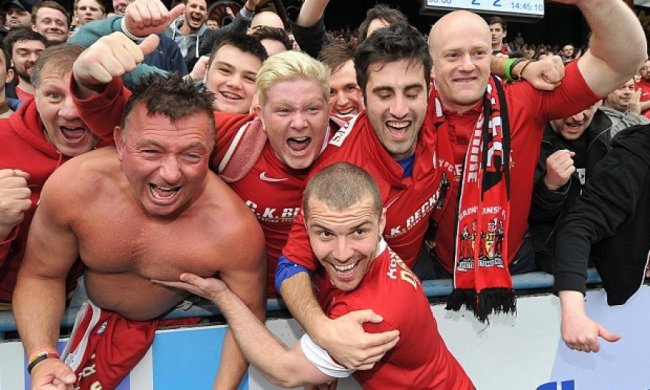 Англієць заснув у туалеті стадіону на сім годин