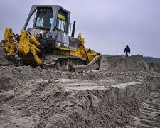 Київські добувачі піску продовжують заборонену діяльність (фото)