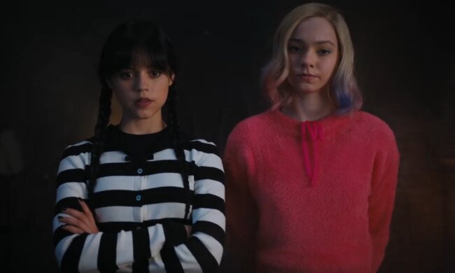 Эмма Майерс (Энид) и Дженна Ортега, кадр из сериала "Уэнсдей"