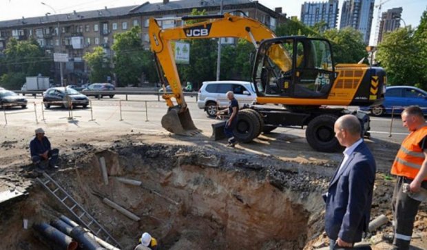 Опасную аварию водопровода в Киеве ликвидировали за 10 минут