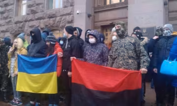 Зараз босі радикали братимуть мерію штурмом
