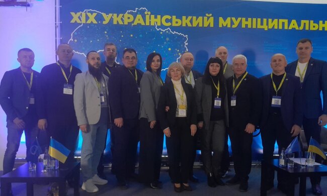 Выжить и развиваться под обстрелами: Херсон присоединился к Муниципальному форуму для обмена опытом