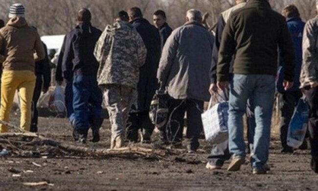 українці повертаються з полону бойовиків ОРДЛО, фото з вільних джерел