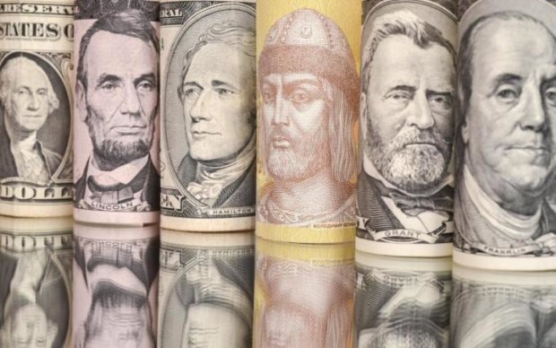 Курс валют на 10 августа: доллар и евро растут с бешенной скоростью