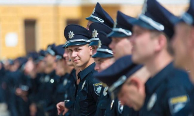 Главное за ночь: новый календарь Украины и зверские методы копов