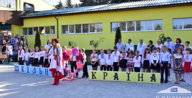 На линейке в украинской школе случилось непредвиденное: такого не было даже при "совке"