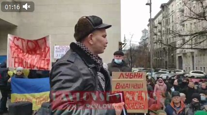 Розлючені українці прийшли до Зеленського, ціни на світло та газ - пекельні: "З днем народження!"