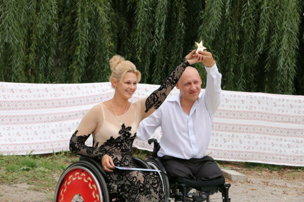 Танцевали с женой на колясках: в Запорожье оплакивают волонтера, - заставил верить в себя всю Украину