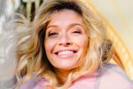 Брежнева в бикини показала изумительную фигуру, фанаты поперхнулись: "Тяжело кушать пельмешки"