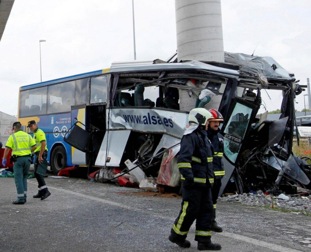 Автобус всмятку, водителя не спасли: под Тернополем произошло кровавое ДТП
