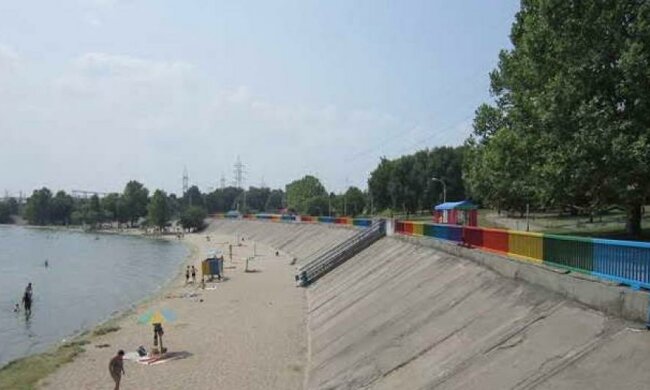 Запорізький депутат звинуватив паркан в пропаганді гомосексуальності