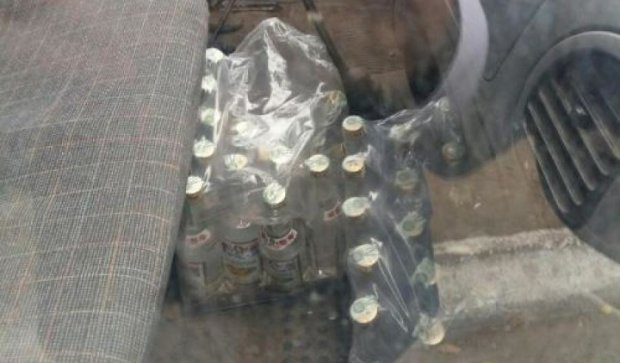 В Каховке за «правильное» голосование угощали водкой (фото)