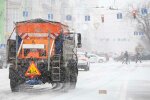 Дочекалися: Київ припорошило першим снігом, - на вулиці вивели спецтехніку