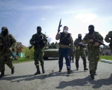 Боевики лупят по Донбассу, есть раненые: подробности